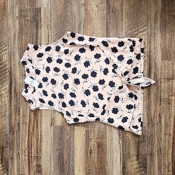 NWT Ann Taylor Floral Tie Waist Top Sz Medium - Picture 3 of 6